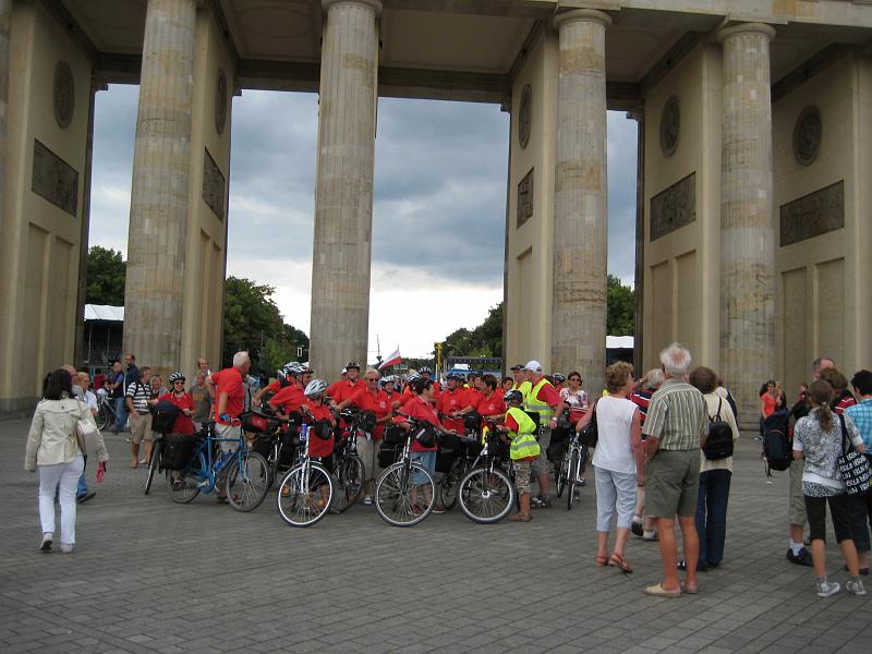GruppeamBrandenburgerTor.jpg